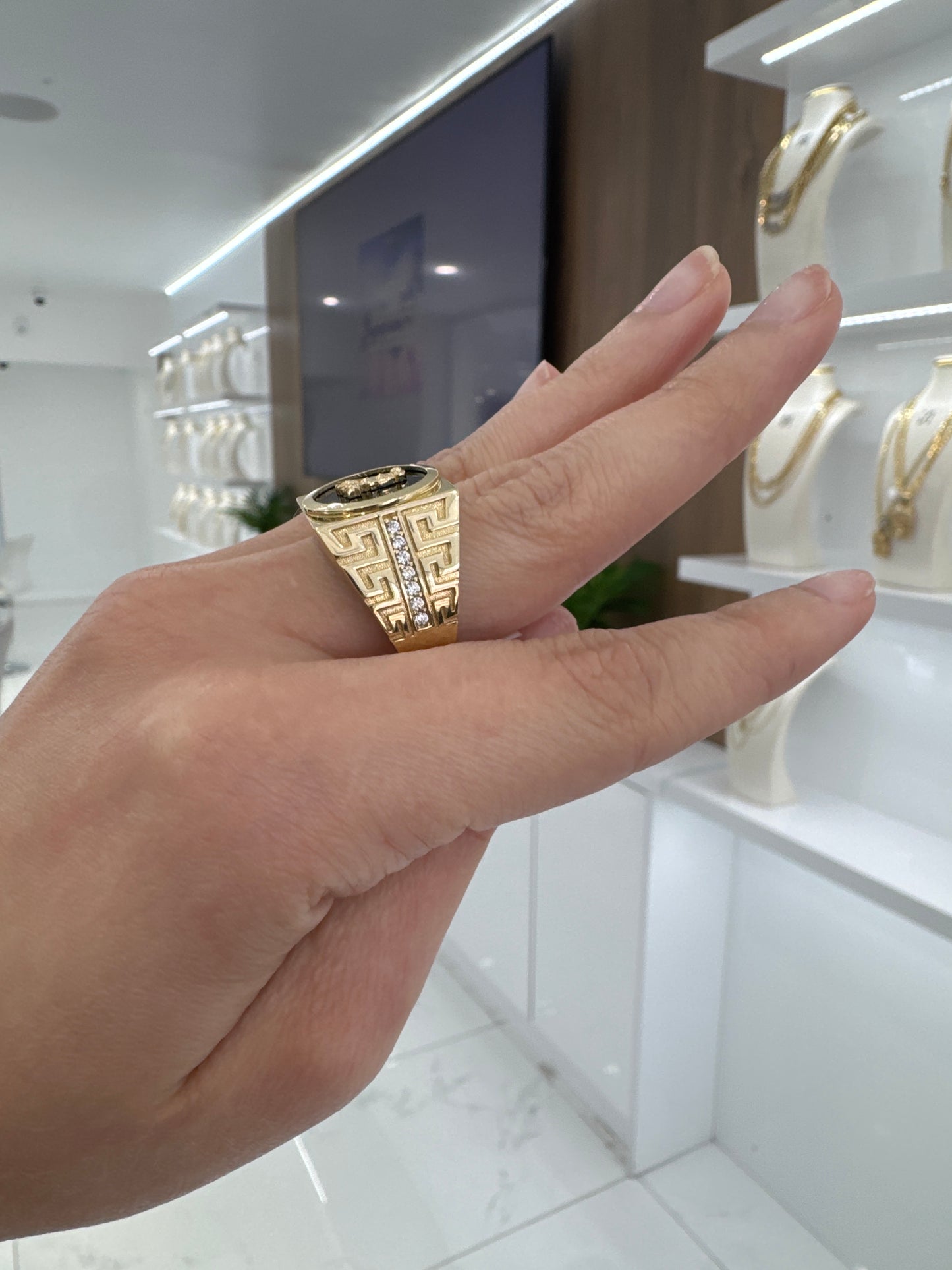10K San Lazaro Ring My Store