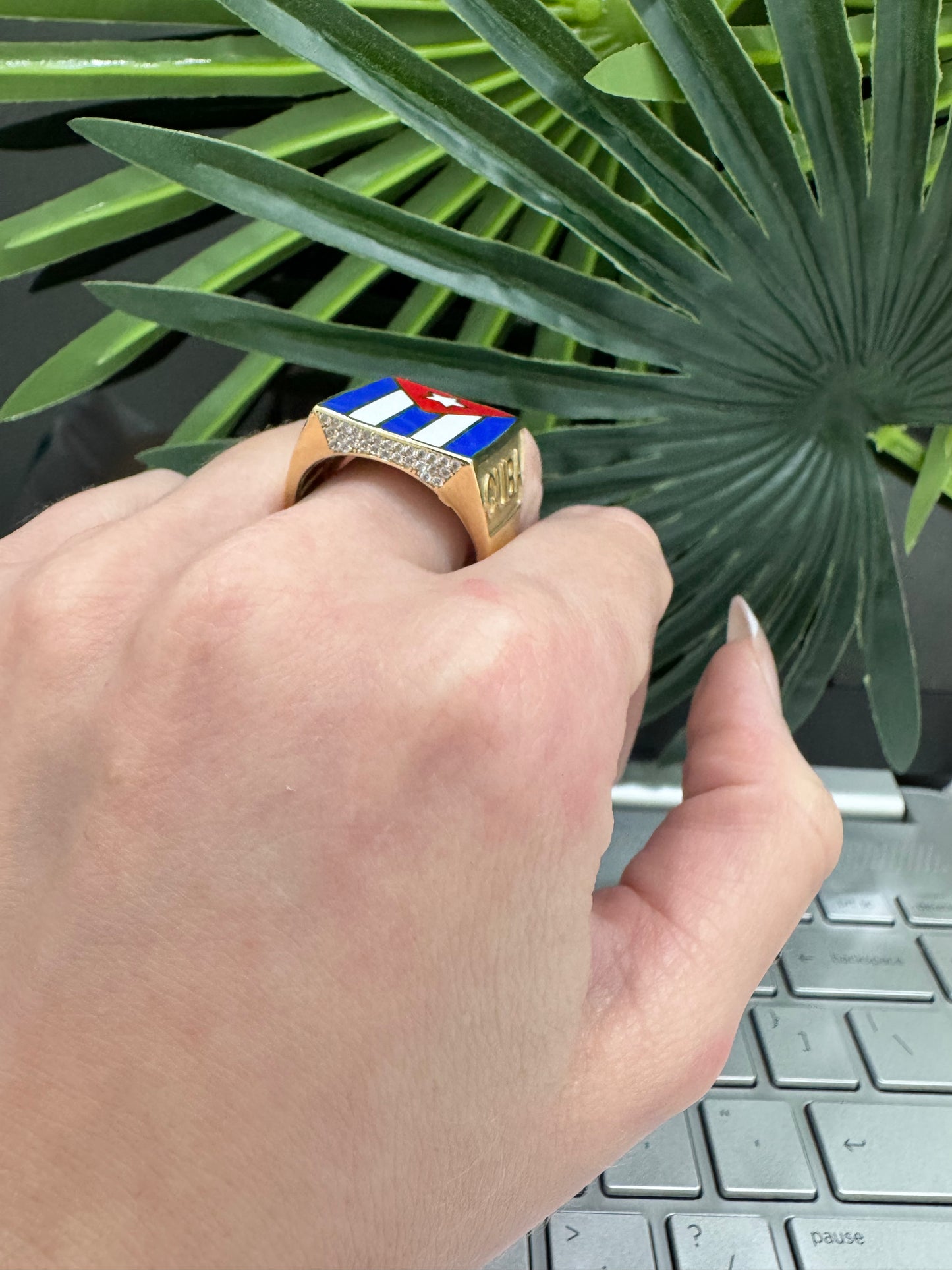 10K Cuban Flag Ring
