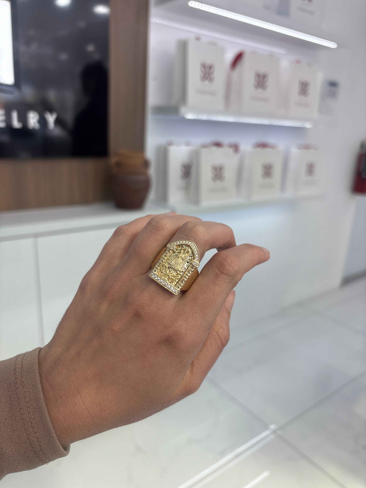 10K Mary Virgin Ring