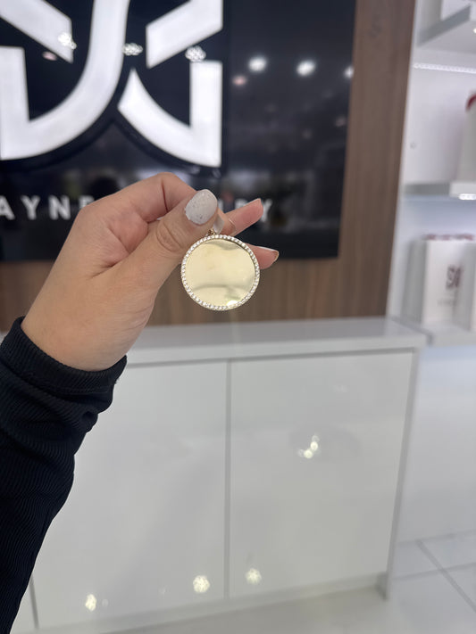 10K Medium Picture Pendant