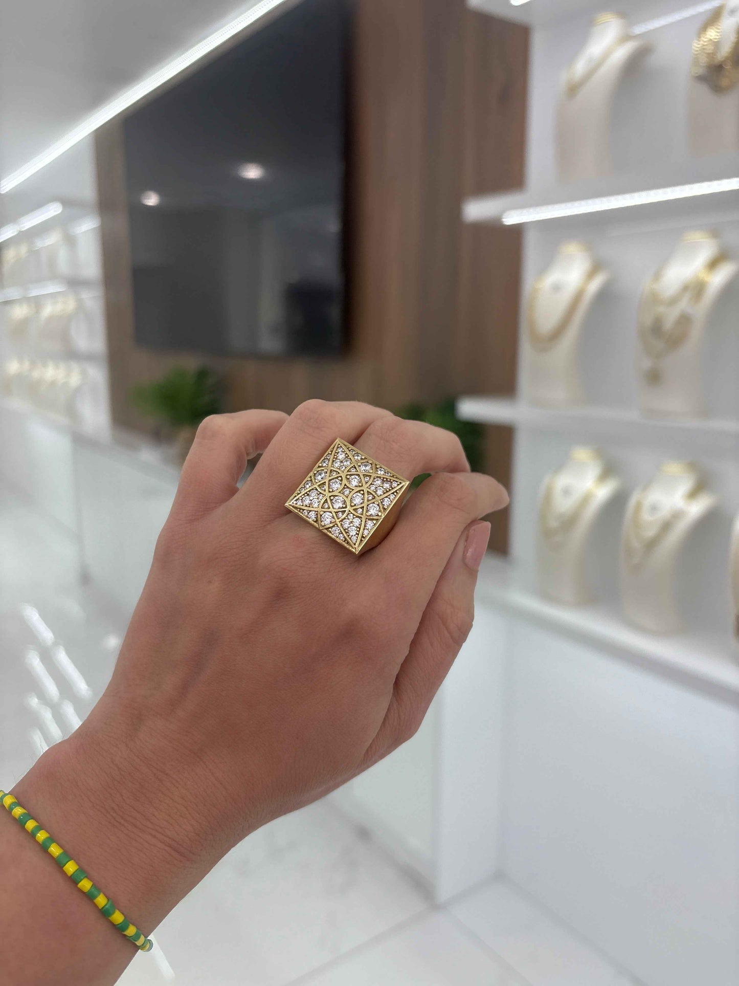 10K Rosetta Ring
