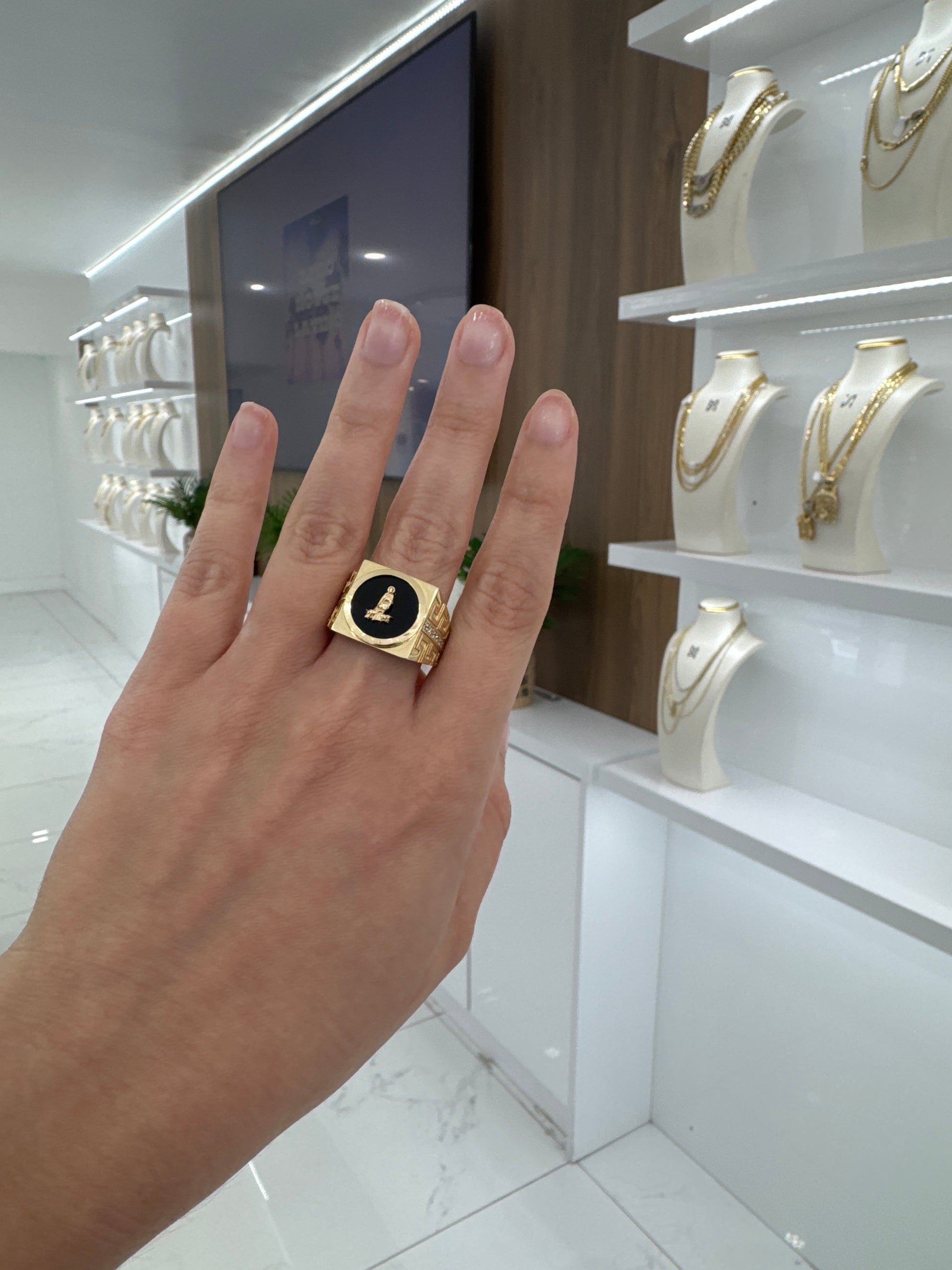 10K San Lazaro Ring My Store