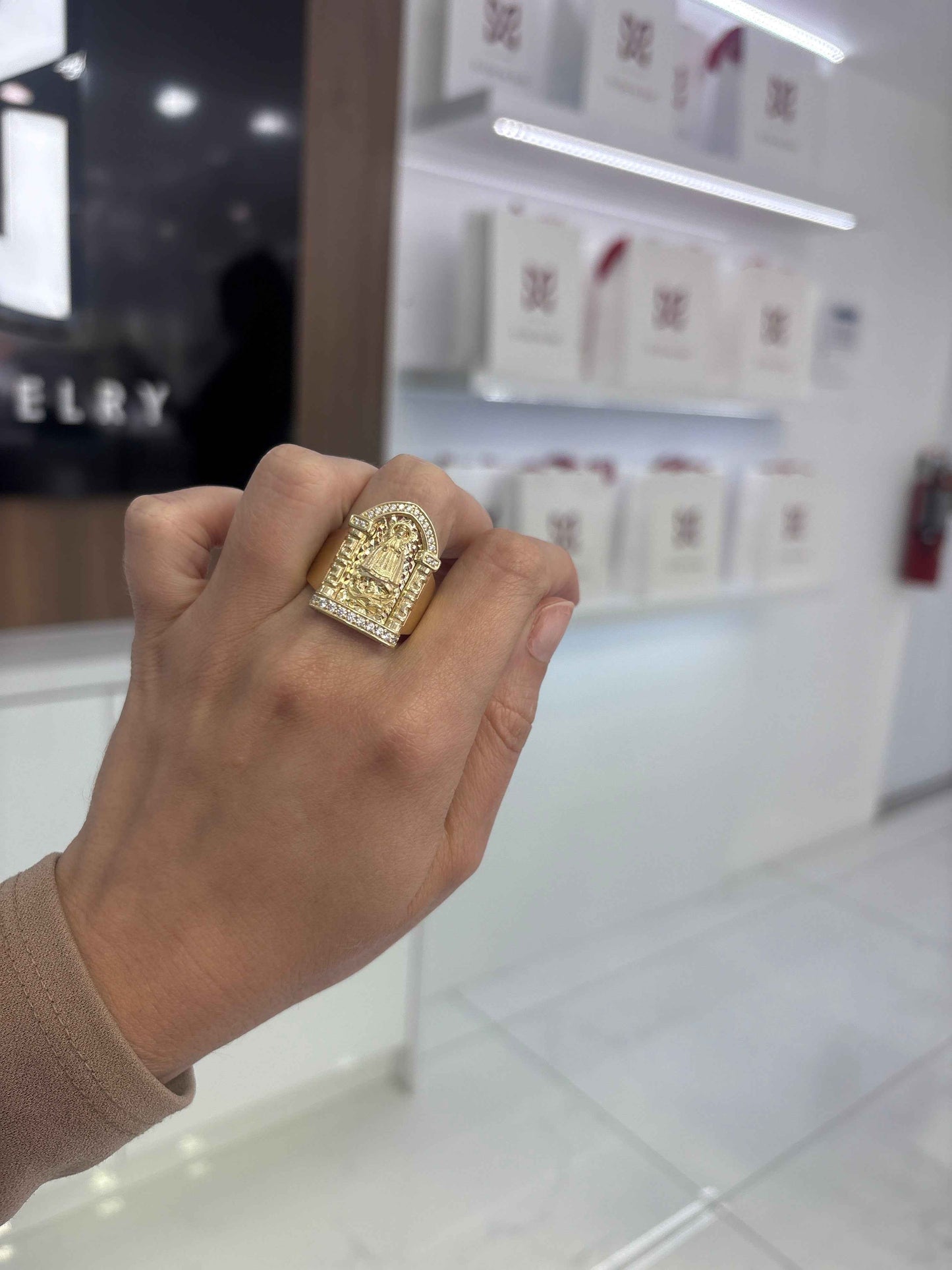 10K Mary Virgin Ring