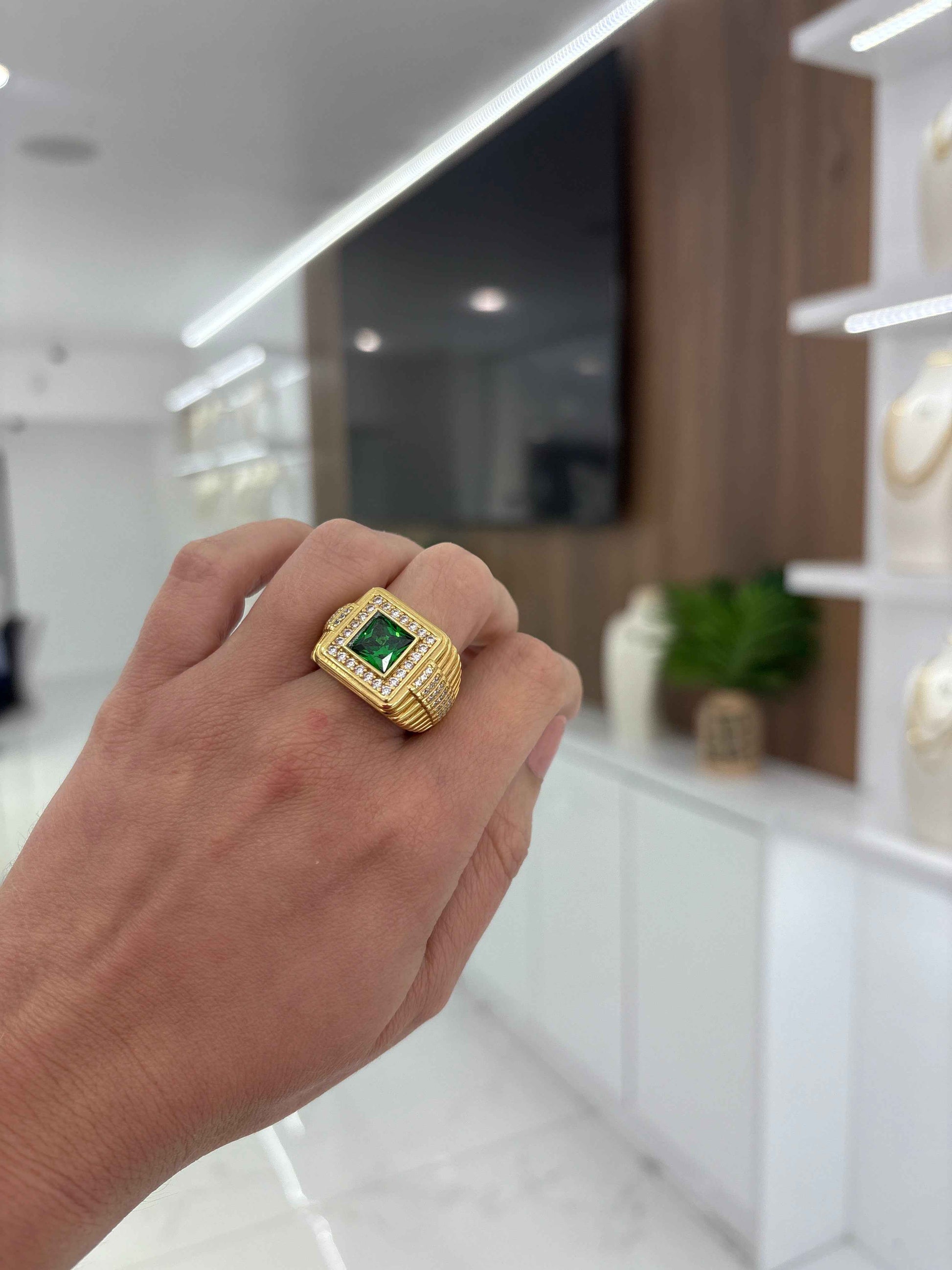 10K Green Stone Ring