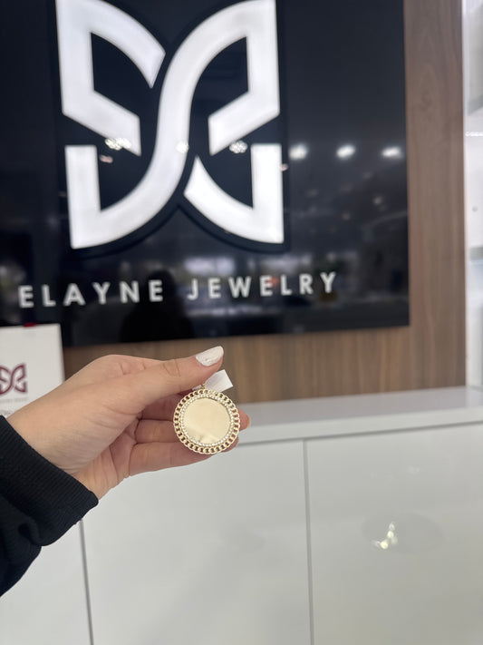 10K Picture Pendant