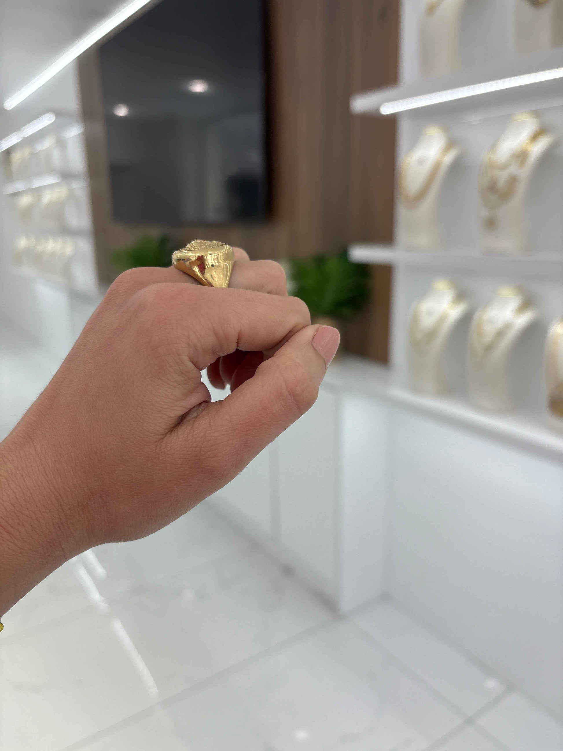 10K Lion Ring