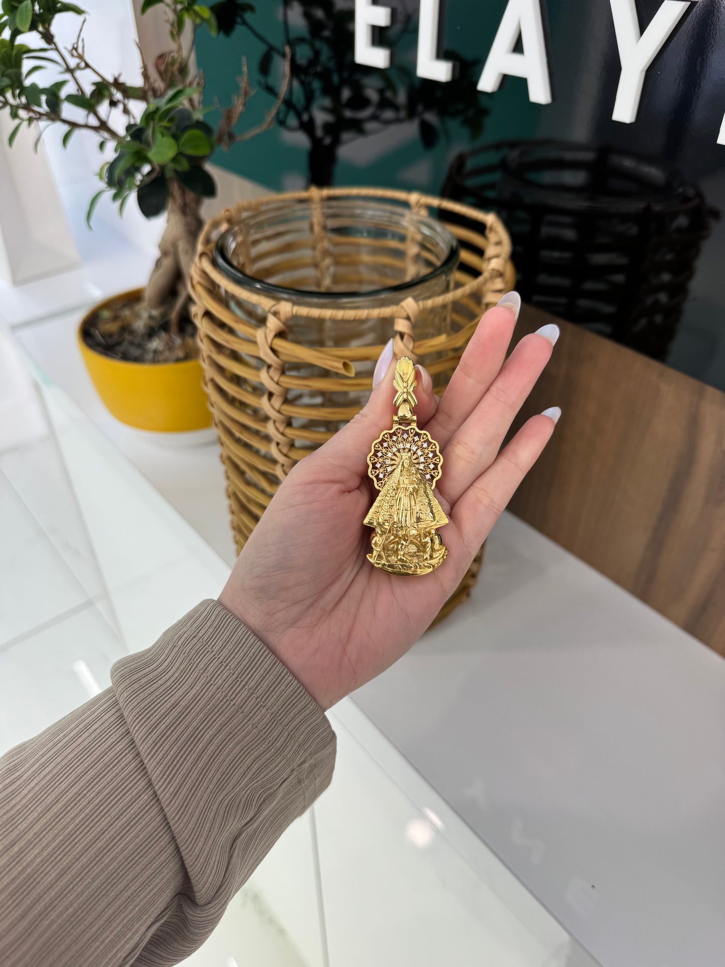 10K La virgen de la Caridad Charm