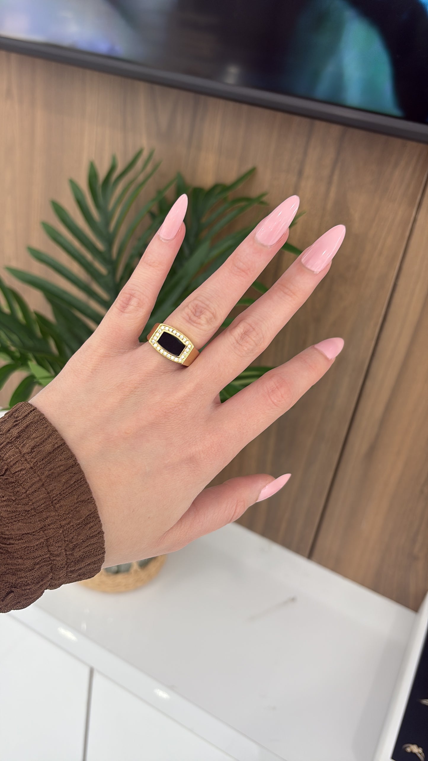 10K Black Design Ring