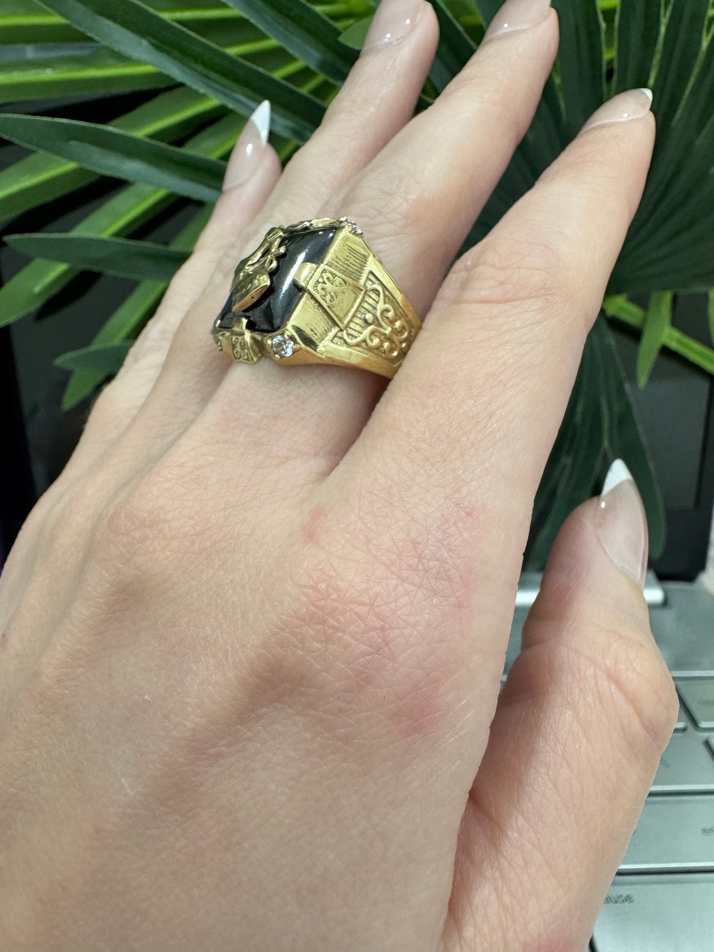 10K Nefertiti Ring