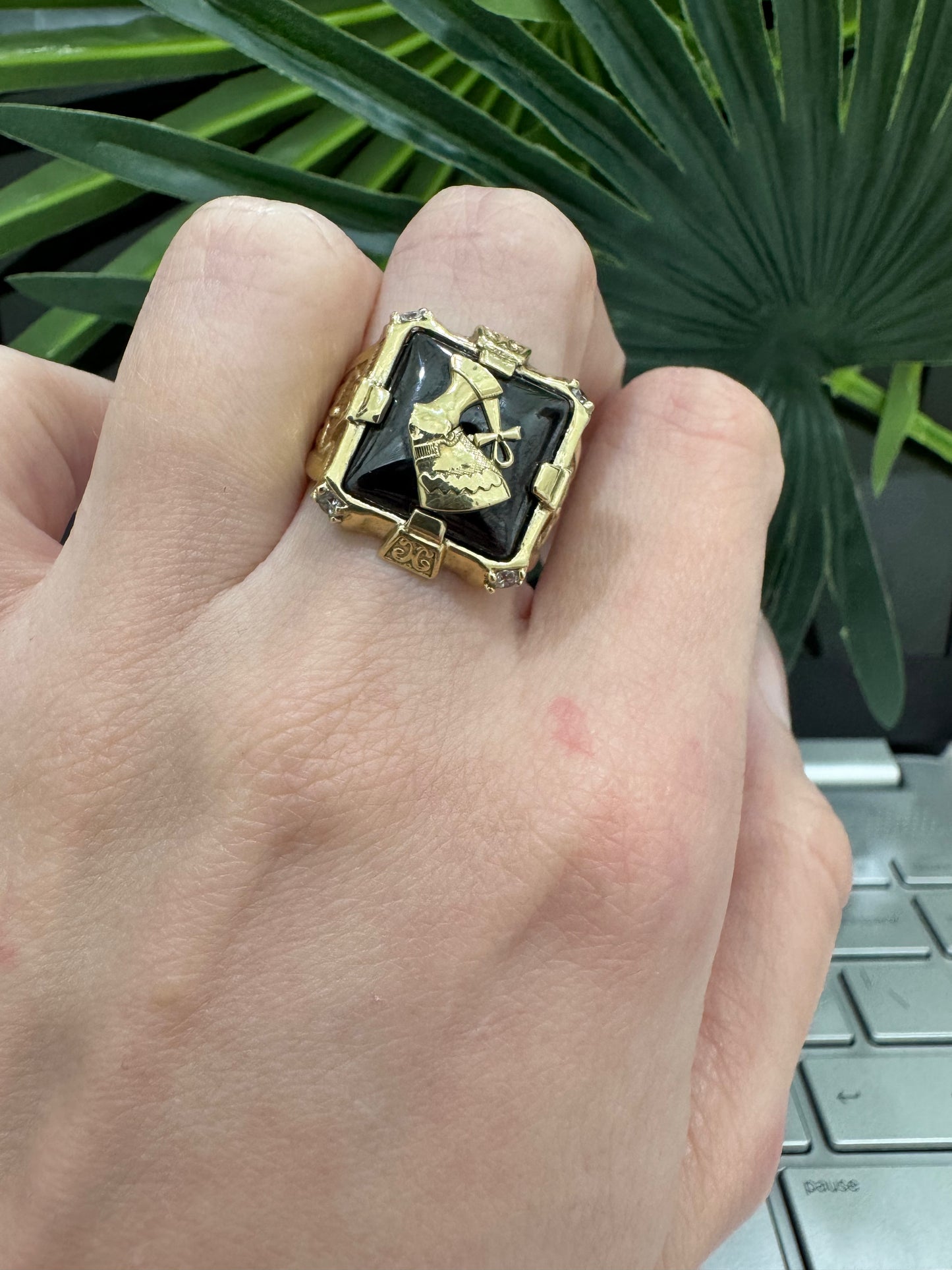 10K Nefertiti Ring