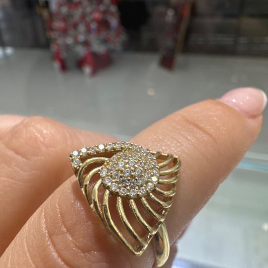 14k Women Ring 7 1/4