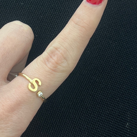 14K S Initial Ring 7” 1.4grams